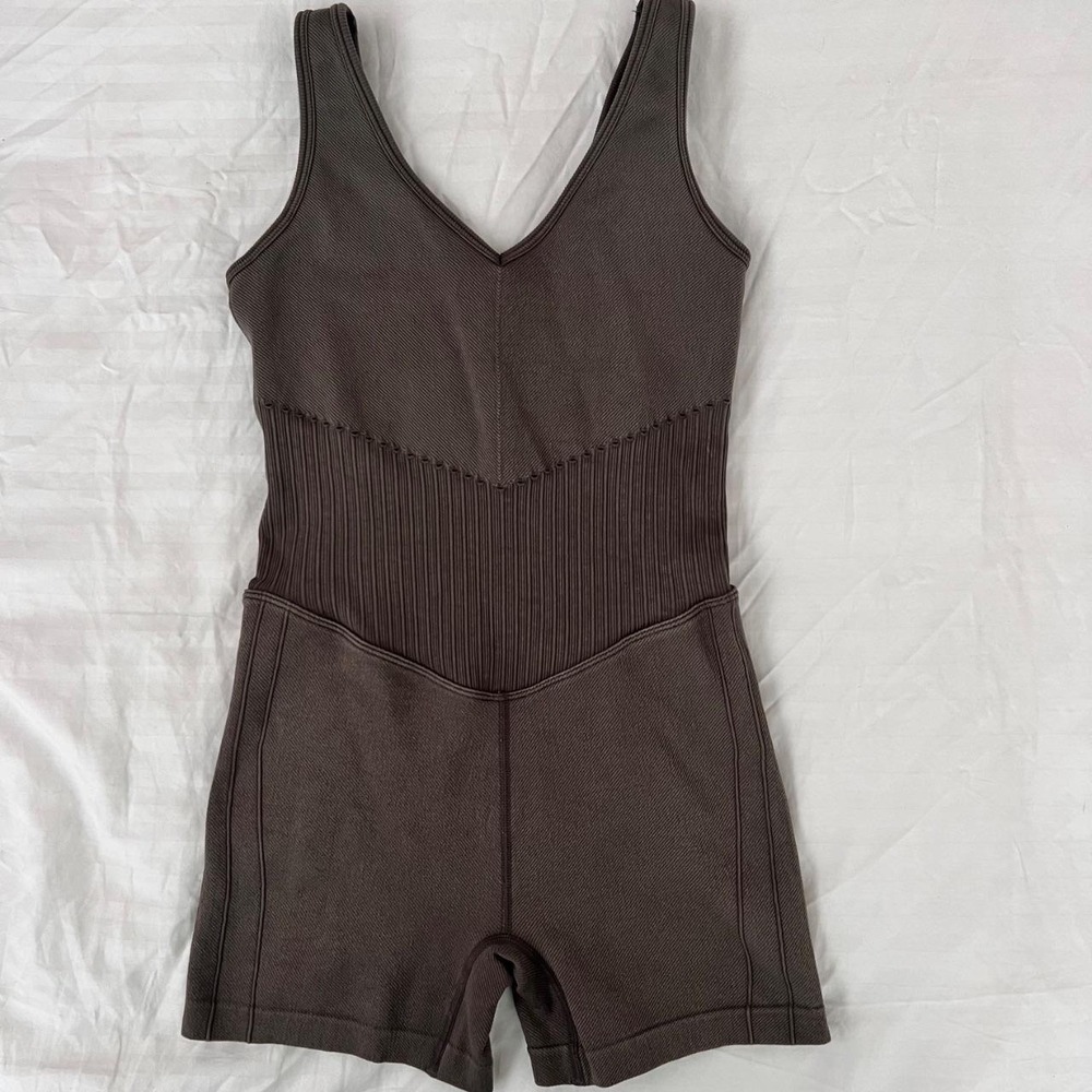 Joylab brown ribbed seamless active romper V-neck compression bra – XS